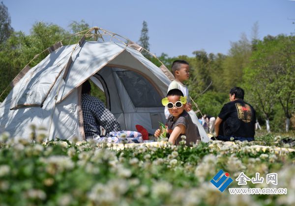 产业点亮出海新动能新葡京丹阳户外装备